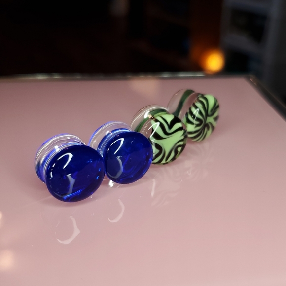 Set of Glass Plugs - Picture 12 of 14